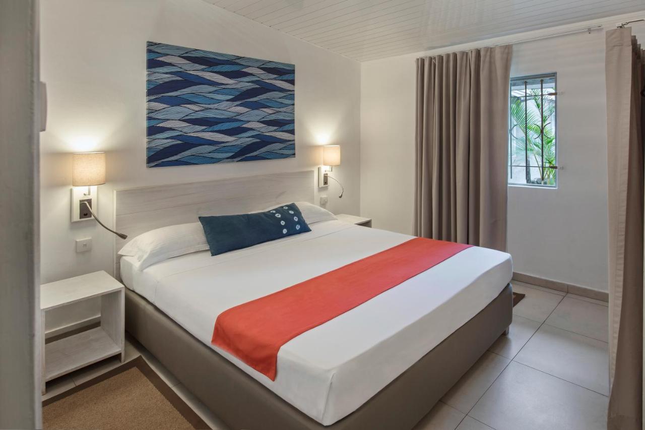 Astroea Beach Hotel (Adults Only) Blue Bay Buitenkant foto